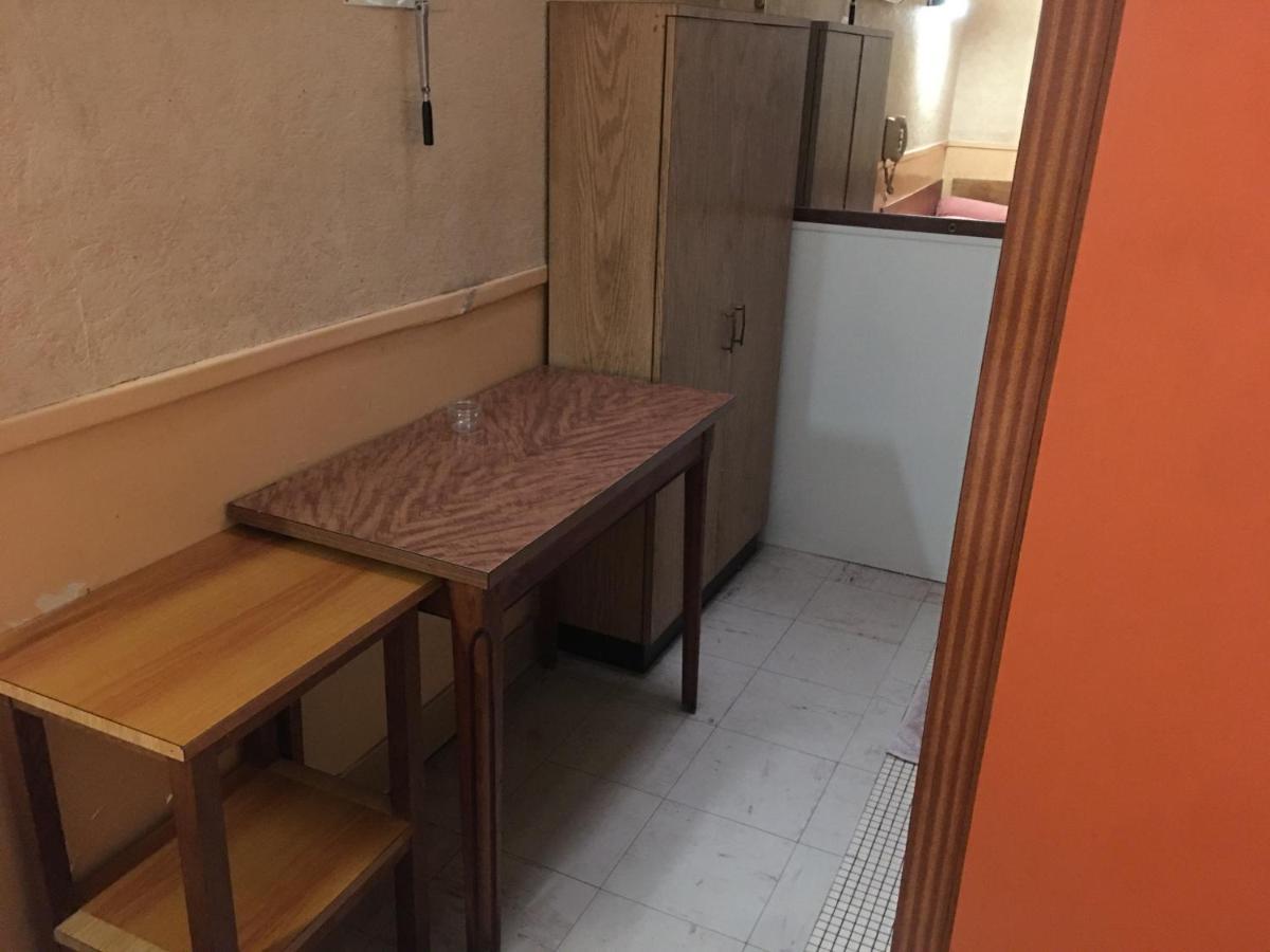 Hotel A La Pinte Du Nord Parigi Esterno foto
