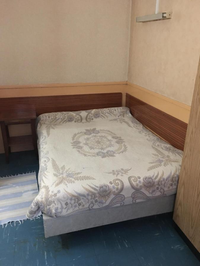 Hotel A La Pinte Du Nord Parigi Esterno foto