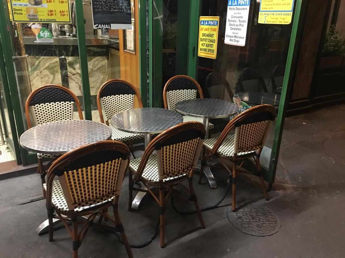Hotel A La Pinte Du Nord Parigi Esterno foto